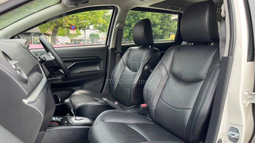 Perodua Aruz 1.5AV